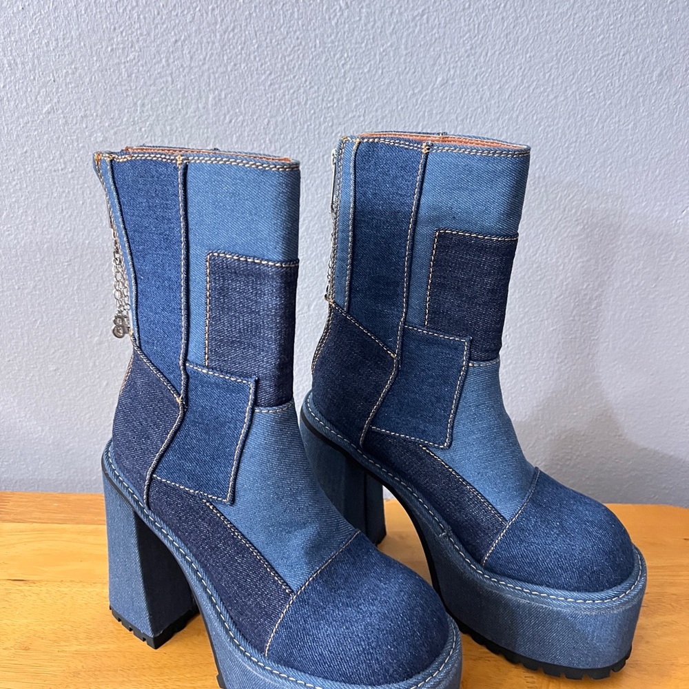 Guess Who’s Back Bratz Dolls Kill Platform Boots Size 8